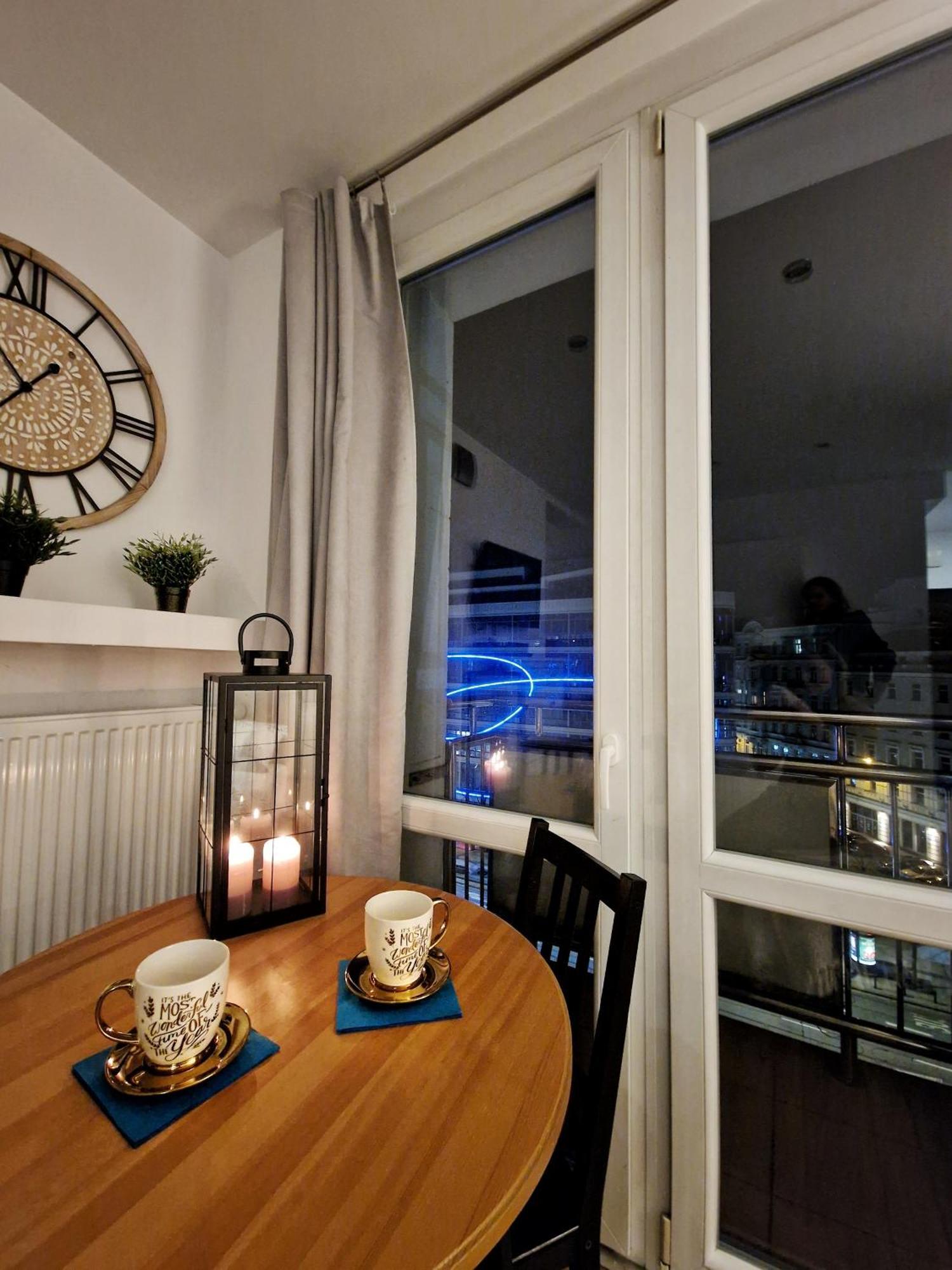 Central Hollidays Apartments Varsovia Exterior foto
